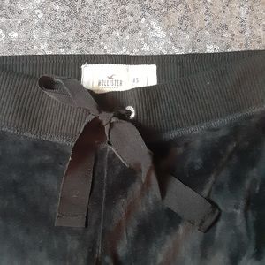 SOLD 🔹️Holliste Velvet track pants XS *nwot*🔹️